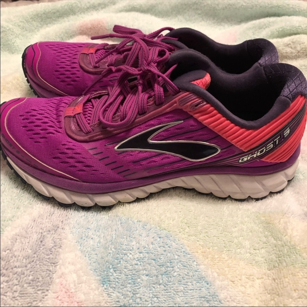 Brooks Ghost 9 size 7 women’s size shoe